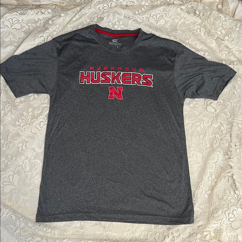 Colosseum Nebraska Huskers Mens Large Grey Performance T-Shirt NCAA Heather L